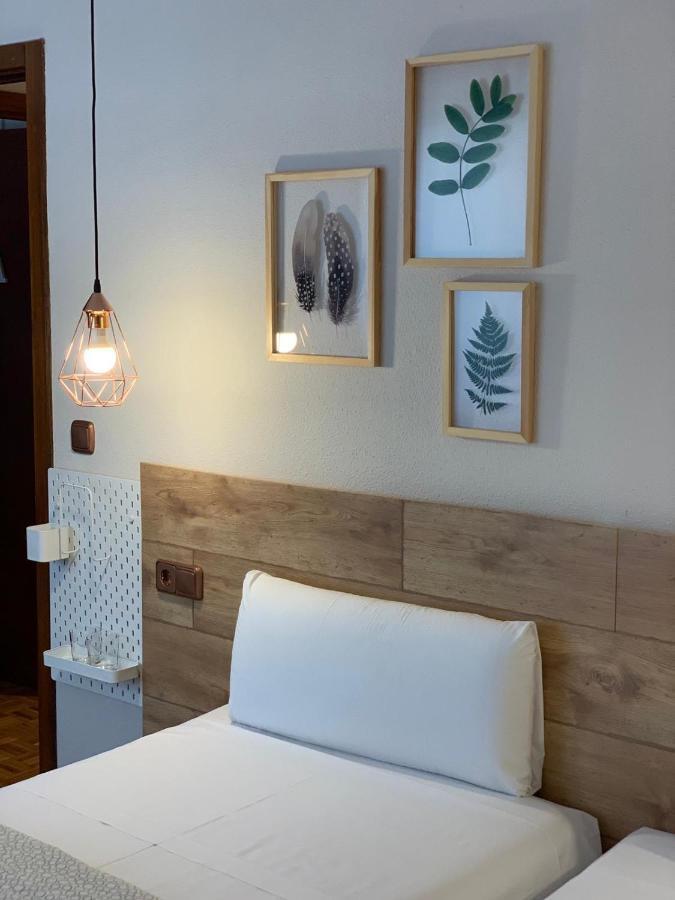 Alojamientos Estela Pamplona Esterno foto